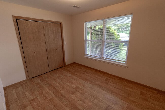 Foto del edificio - 1540 Florence Dr