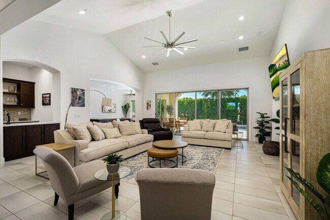 Foto del edificio - 81805 Four Seasons Pl