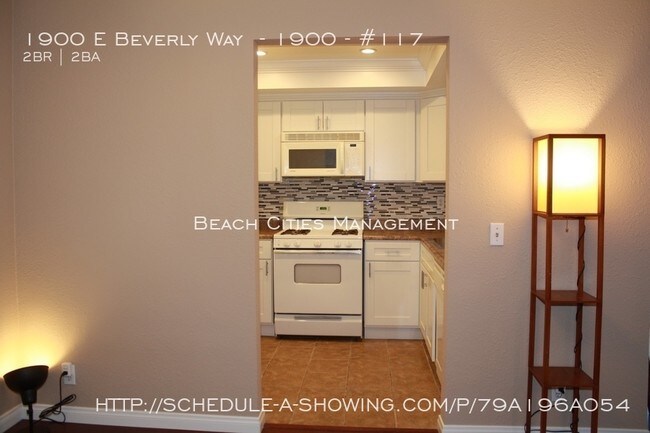 Building Photo - 1900 E Beverly Way