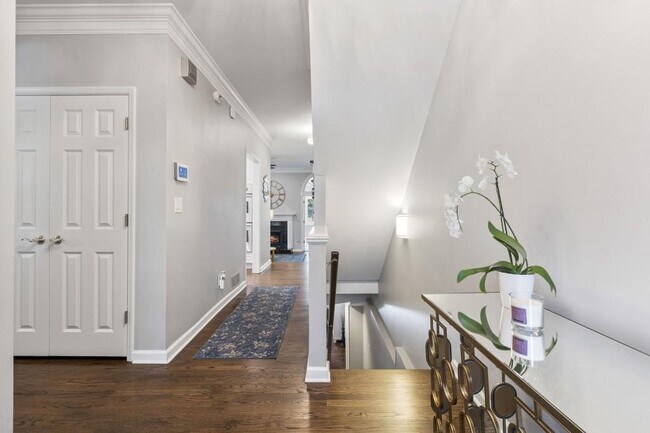 Foto del edificio - 97 Huntington Rd NE