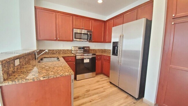 Foto del edificio - 265 Las Brisas Cir