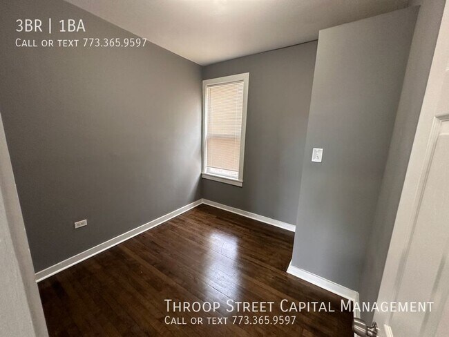 Building Photo - 3Bedroom 1Bath in Grand Crossing
