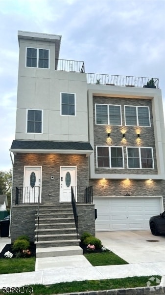 Building Photo - 476 Meade St