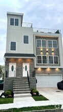 Building Photo - 476 Meade St