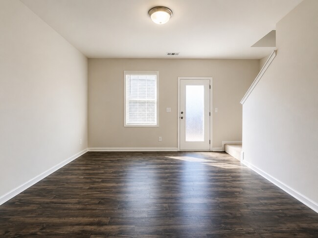 Foto del edificio - 404 Laurel Pk Dr