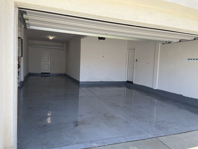 Building Photo - 1230 Tesoro Pl
