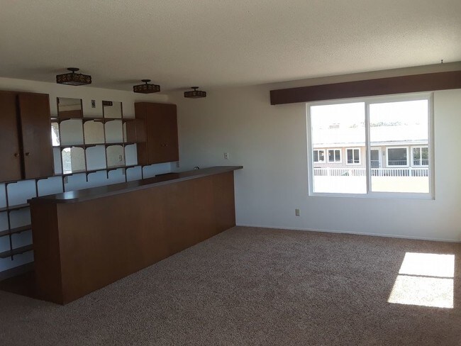 Building Photo - Fabulous Pismo Heights