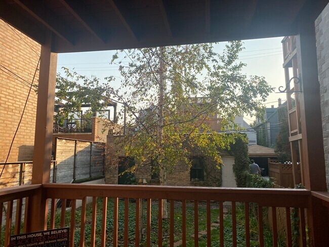 Foto del edificio - 3647 N Wayne Ave