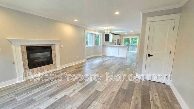 Foto del edificio - 1331 NE Gilmax Ln
