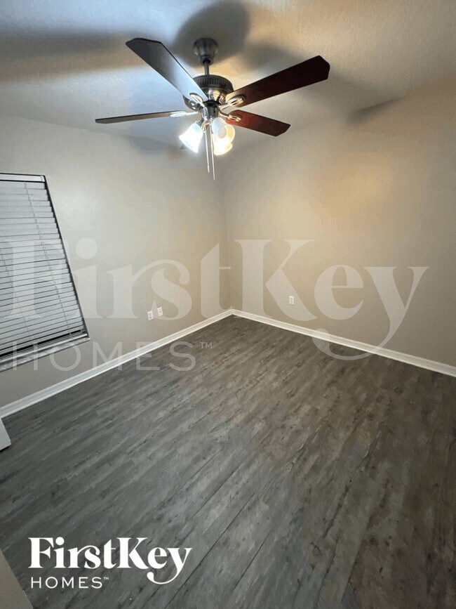 Foto del edificio - 839 Mendoza Dr