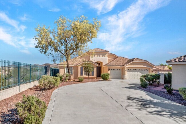Foto del edificio - 4 bed, 2.5 bath single-story home in the g...