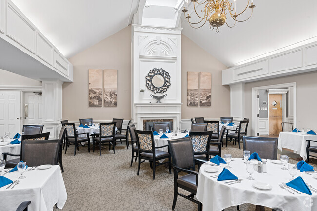 Dining Room - The Fountains at Millbrook