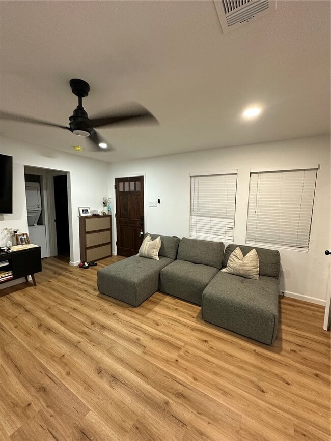 Building Photo - 32 Farrell St