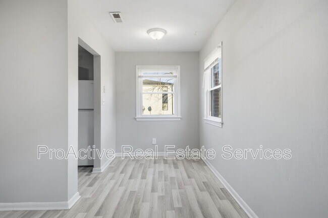 Building Photo - 507 Ashlawn Dr