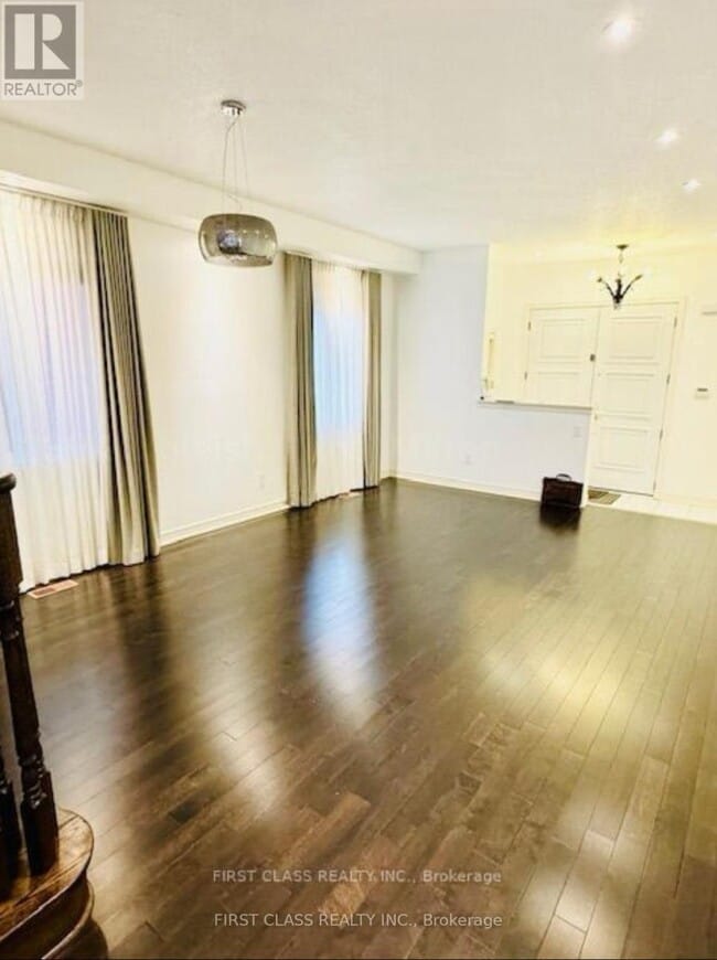 Building Photo - 239 Dalgleish Garden