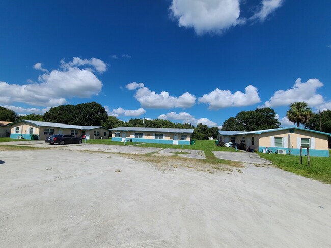 Building Photo - Okeechobee