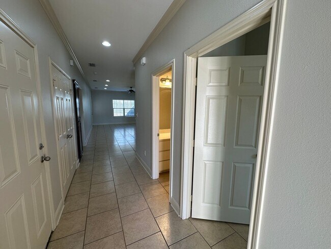 Foto del edificio - 4046 Mobley Cir