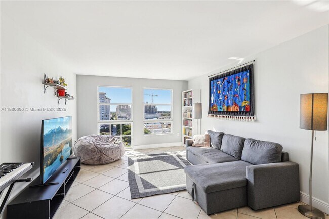 Foto del edificio - 2351 Douglas Rd