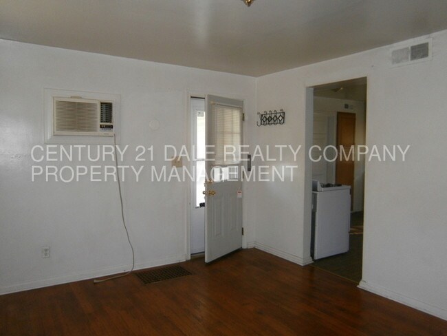 Building Photo - 1054 Kelly Dr