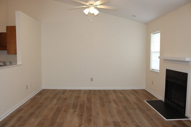 Building Photo - Charming & Cozy 2-Bedroom in the Heart of Havelock