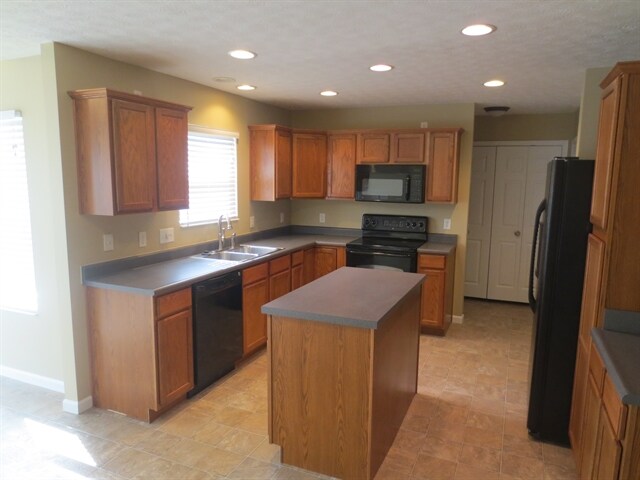 Building Photo - 1255 Arkansas Dr