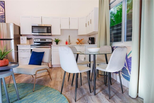 Foto del edificio - 1751 SW 11th Terrace