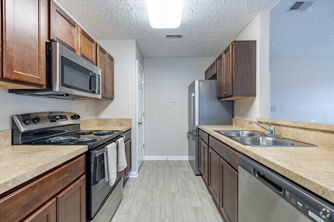 2BR, 2BA - 819SF - Kitchen - Forest Glen Health Campus Independent Living