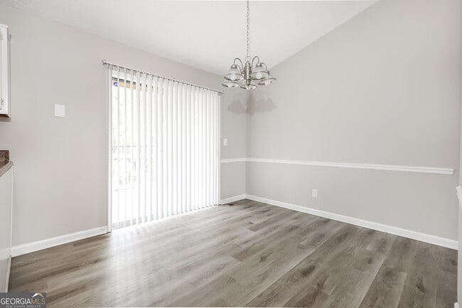 Foto del edificio - 8304 Beechwood Trce