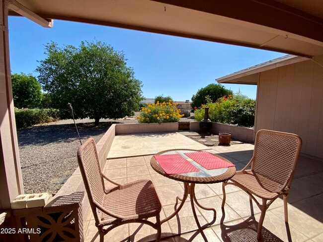 Foto del edificio - 10422 W Meade Dr