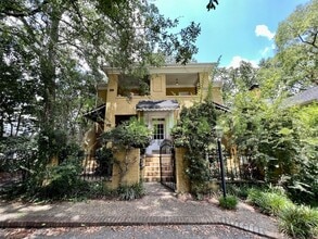 Building Photo - 2415 Blossom St
