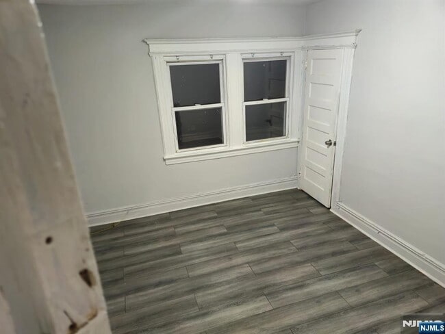 Building Photo - 467 Park Ave