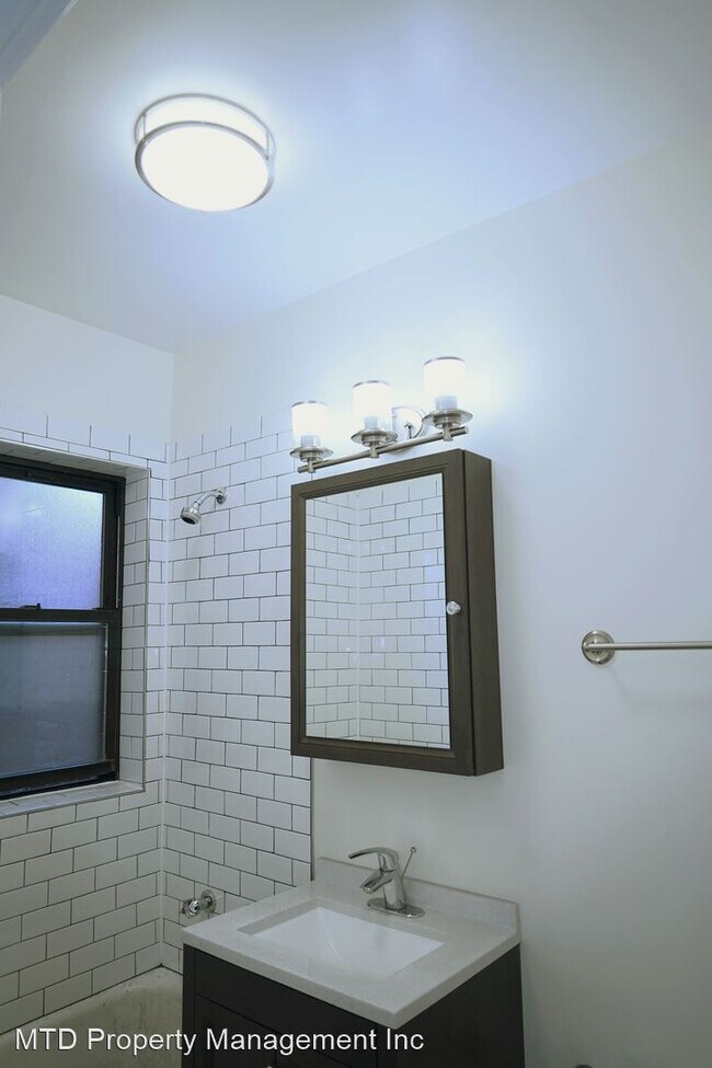 Foto del edificio - 4301 N Winchester Ave