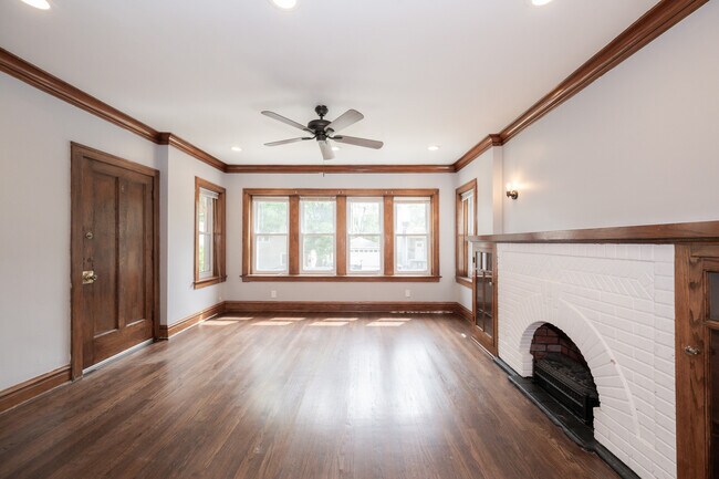 Foto del edificio - 3312 N Kostner Ave