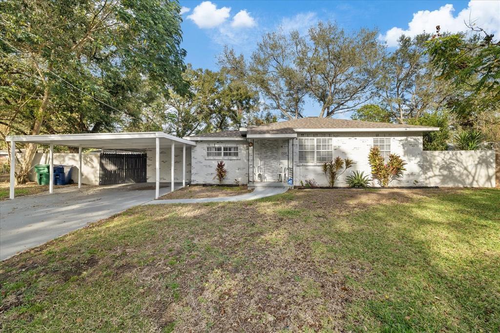Foto principal - 1504 E McBerry St