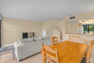 Building Photo - 2911 SW 87th Terrace
