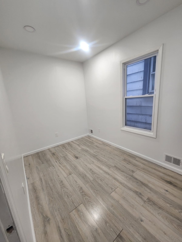 Foto del edificio - 228 2nd St