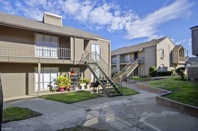 Building Photo - 3 br, 2 bath Apartment - Andora C1