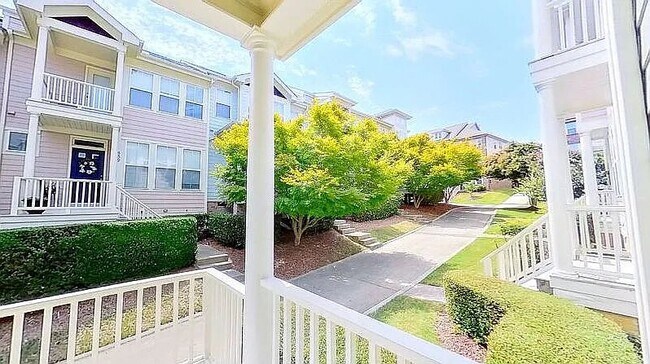 Foto del edificio - 513 Village Loop Dr