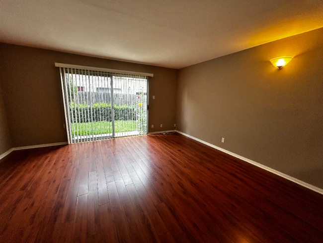 Building Photo - 344 S Arroyo Dr