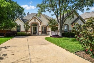 Building Photo - 2339 Berwick Dr