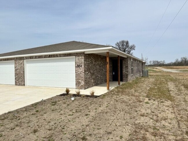 Building Photo - 501B W Christopher Drive