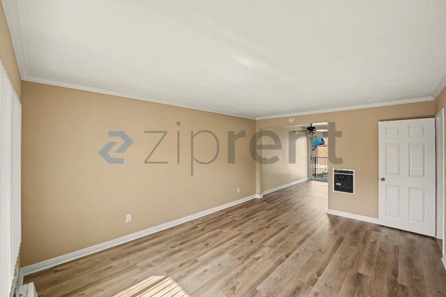 Building Photo - Unit 9