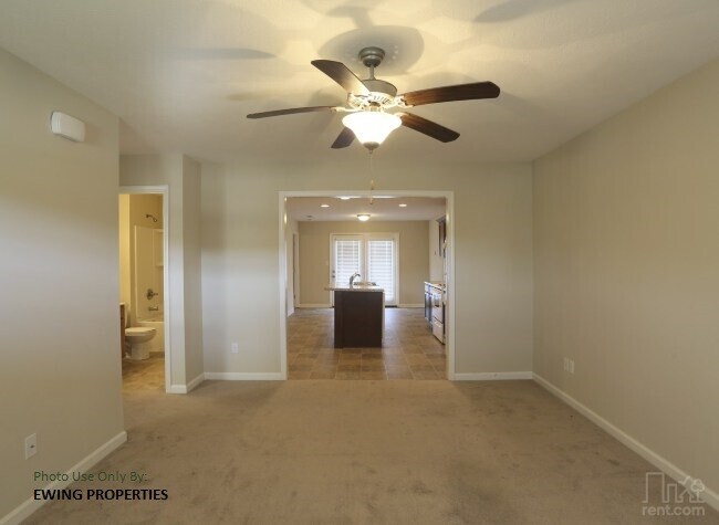 Foto del edificio - 102 Blackberry Dr