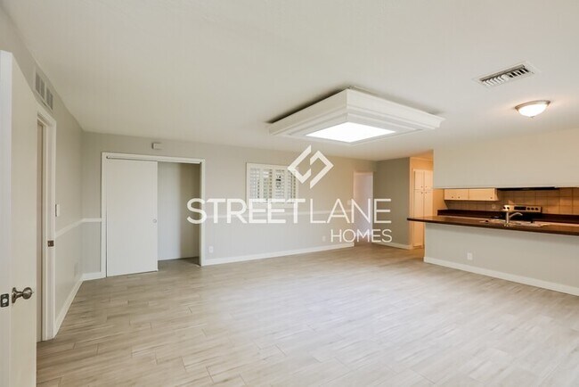 Foto del edificio - Spacious 4 bedroom home with a POOL in Pho...
