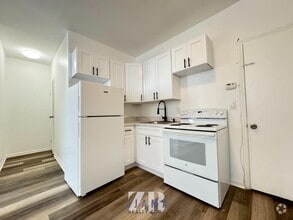 Building Photo - 824 McDonald Ave