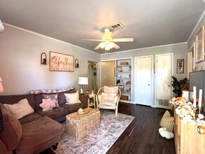 Building Photo - 131 N Duck St Building Photo - 131 N Duck St