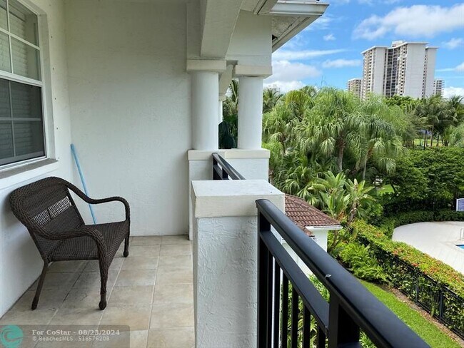 Foto del edificio - 3205 NE 184th St