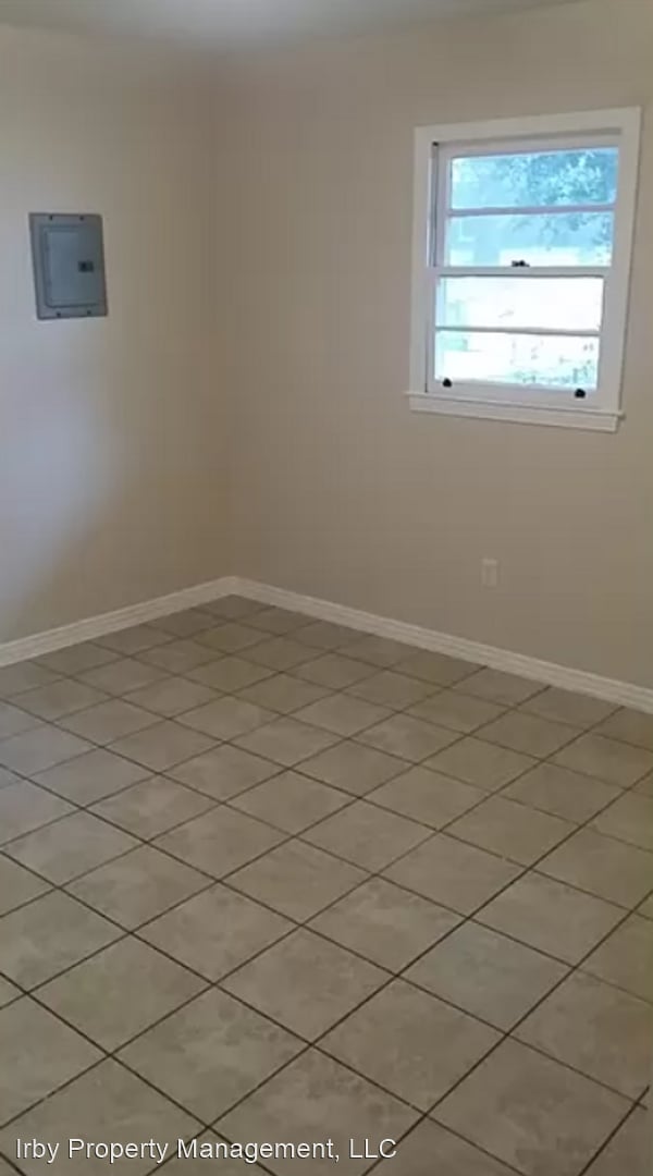 Building Photo - 3 br, 1 bath House - 6813 Anders Drive