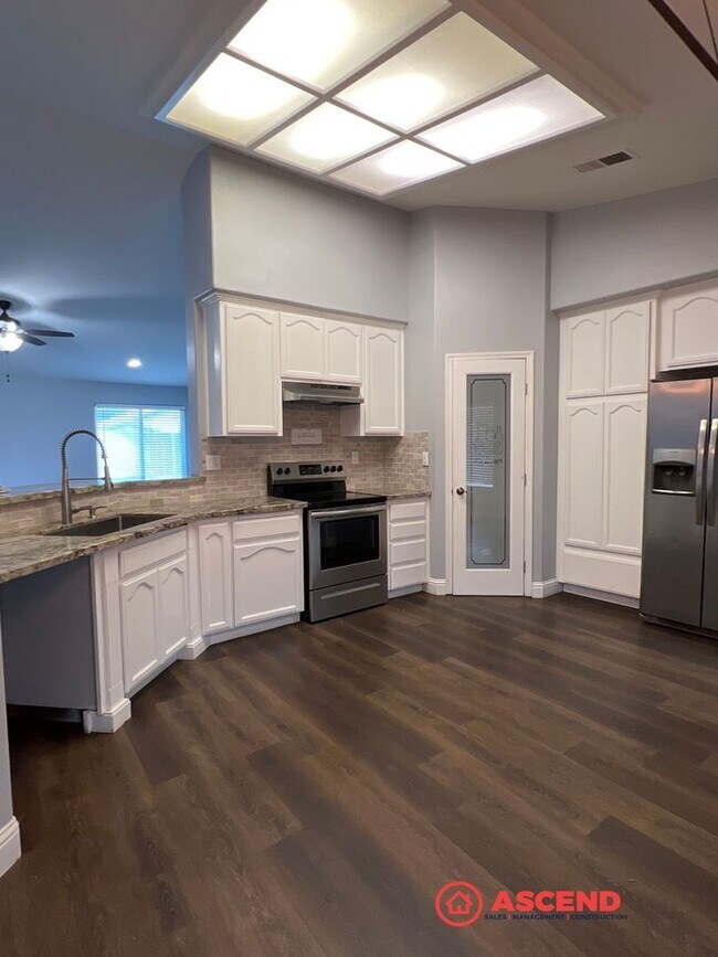 Foto del edificio - Beautiful 3 Bedroom in NW Bakersfield Centrally Located