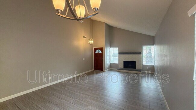 Foto del edificio - 9035 E Jenan Dr